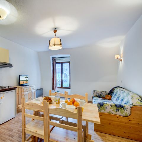 APARTMENT 7 people - 3-room flat sleeps 7