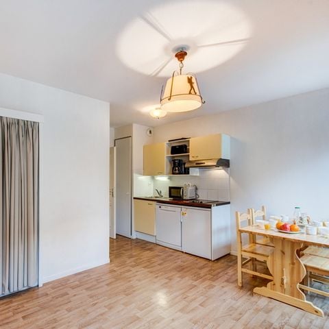 ESTUDIO 4 personas - Estudio para 4 personas con zona de dormitorio