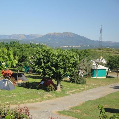 STAANPLAATS - 80 tot 120 m² (auto + tent/caravan of camper)