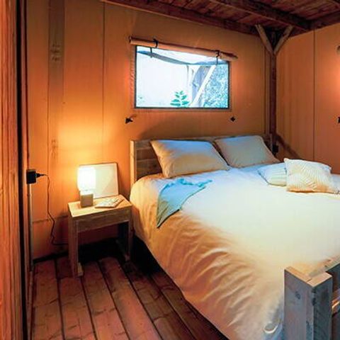 TENTE TOILE ET BOIS 6 personnes - Tente Safari Lodge | 3 Ch. | 6 Pers. | Terrasse surélevée | Clim.