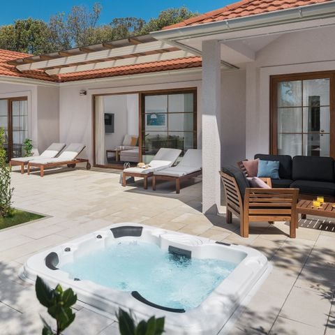 Villa 5 Personen - LUXURIÖSE BAY VILLA PORTO BUS MIT PRIVATEM HOT TUB