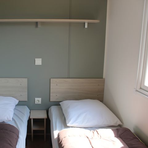 Mobilheim 8 Personen - Mobilheim Eva 40 – 4 Schlafzimmer, 1 Badezimmer – 40 m² + halb überdachte Terrasse