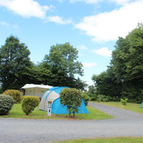 PLOT - Comfort package (1 tent/caravan or camper van/1 car/10A electricity)