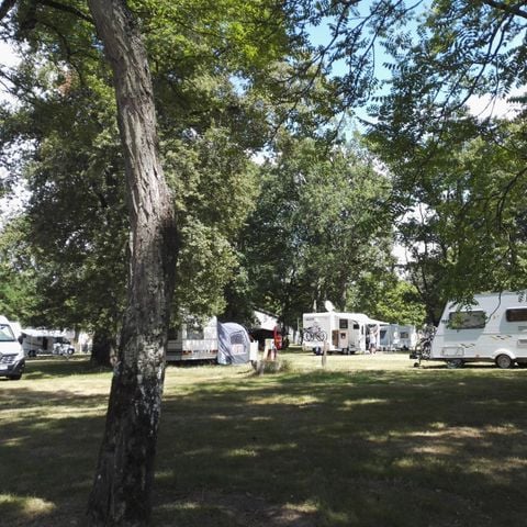 PLOT - Hiker's package (on foot or by bike / 1 tent without electricity)