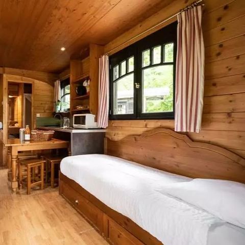 UNUSUAL ACCOMMODATION 5 people - GITE ROULOTTE