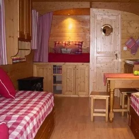 UNUSUAL ACCOMMODATION 5 people - PREMIUM GITE