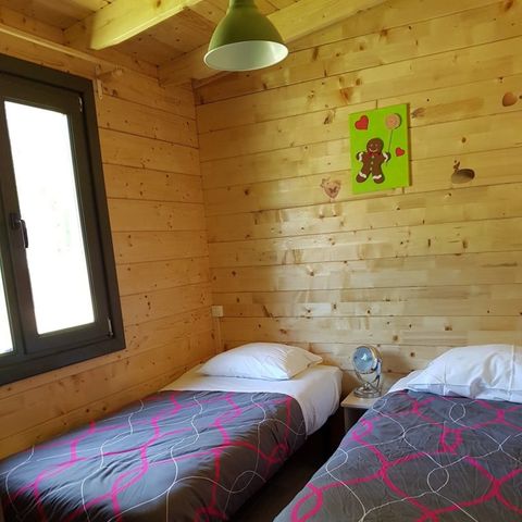 HÉBERGEMENT INSOLITE 8 personnes - CABANE DE GRETEL 3 chambres