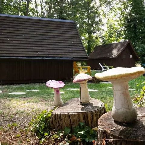 UNUSUAL ACCOMMODATION 4 people - TROLL GITE