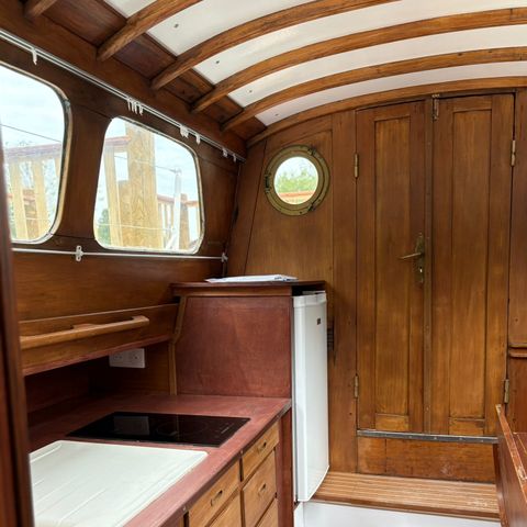 UNUSUAL ACCOMMODATION 5 people - The Ketch
