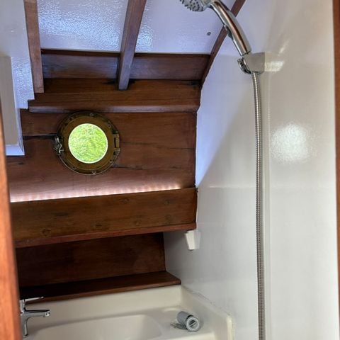 UNUSUAL ACCOMMODATION 5 people - The Ketch