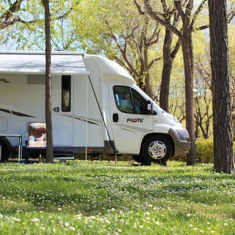 Pitch - Plus Pitch + 1 car + tent, caravan or motorhome + electricity 2/6 pers