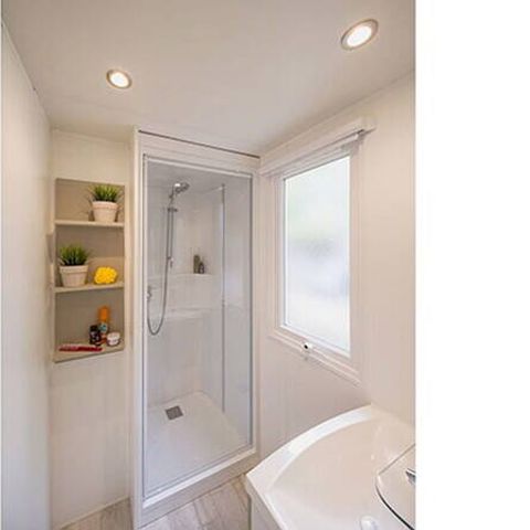 Stacaravan 4 personen - Mobile-home | Comfort | 2 Slaapkamers | 4 Pers. | Verhoogd terras | Airconditioning.