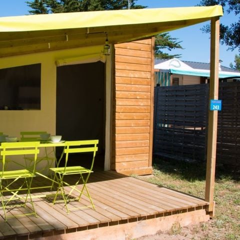 Bungalowtent 4 personen - Funflower Standard 23m² (2 kamers) inclusief 7m² overdekt terras