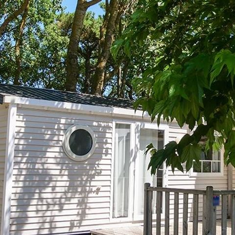 Stacaravan 6 personen - Standaard stacaravan 31m² (3 kamers) + TV + 18m² halfoverdekt terras