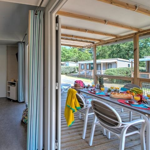 BUNGALOW 4 personnes - Homeflower Premium 29m² (2 chambres) + CLIM + terrasse semi-couverte + TV + draps + serviettes