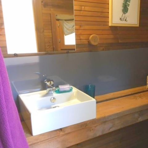 EMPLACEMENT - Forfait Premium : emplacement 10A équipé d'une freecamp