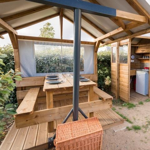 EMPLACEMENT - Forfait Premium : emplacement 10A équipé d'une freecamp