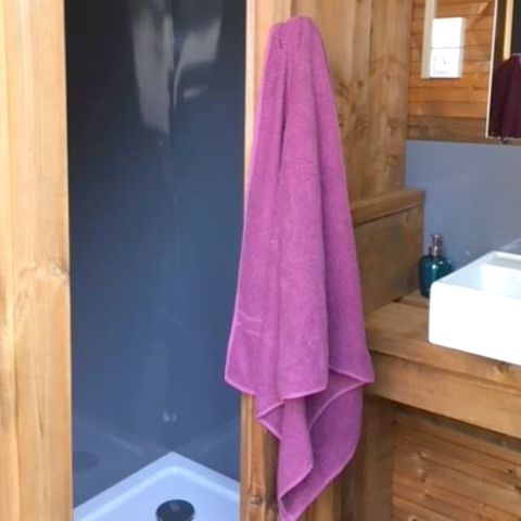 STAANPLAATS - Premium pakket: 10A plaats met freecamp