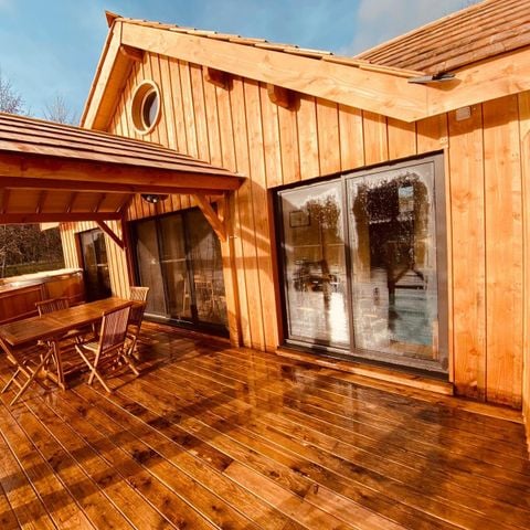 Hébergement 2 personnes - CABANE SUR L'EAU avec Jacuzzi