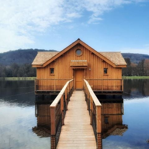 UNIEKE ACCOMMODATIE 2 personen - CABANE SUR L'EAU met Jacuzzi