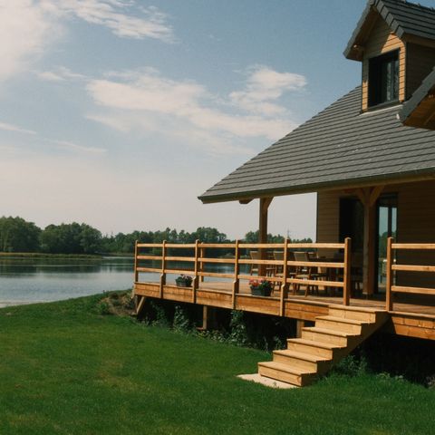 HOUSE 12 people - Canadian by the lake