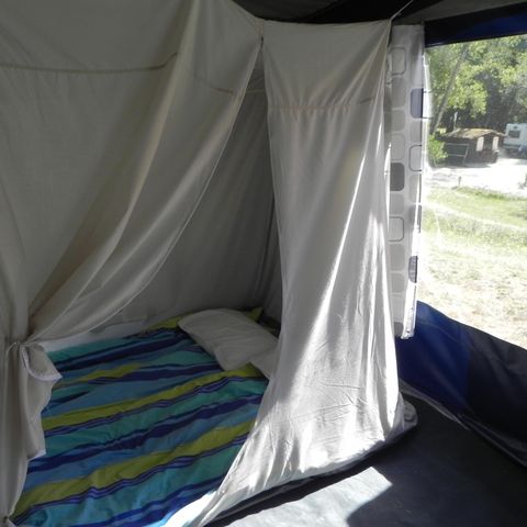 Roulotte 4 persone - Con tenda da sole senza bagno