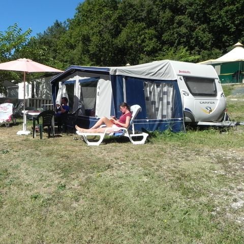 Caravan 4 personen - Met luifel zonder badkamer