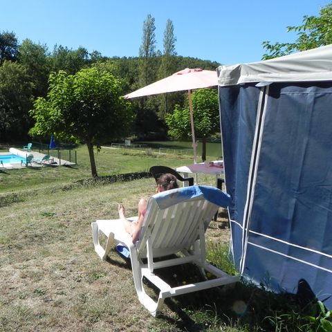 Roulotte 4 persone - Con tenda da sole senza bagno