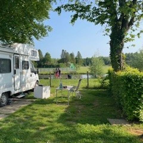 PLOT - Pitch + 1 car + tent, caravan or motor home