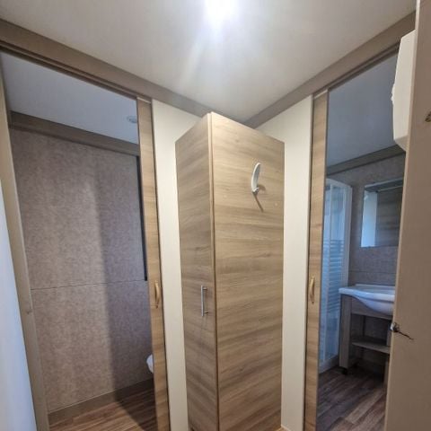 CHALET 5 personnes - Chalet Confort Mimosa (2 ch -5 pers max) 28 m² + terrasse + local rangement