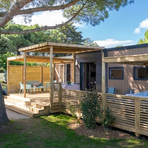 MOBILE HOME 6 people - EXCLUSIVE 3 BEDROOM JACUZZI + MASTER SUITE