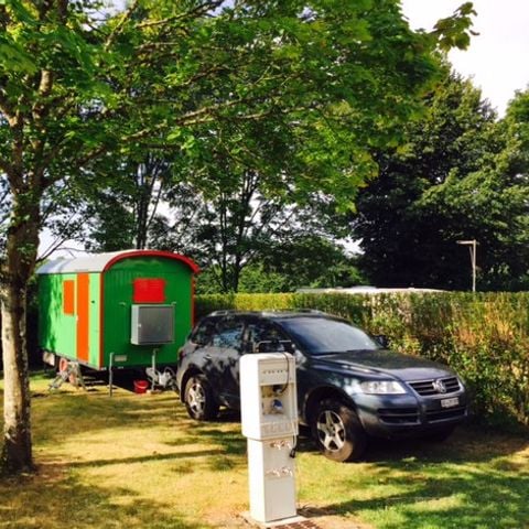 Stellplatz - 1 Auto + Zelt oder Wohnwagen