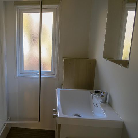 Tente en toile et en bois 4 personnes - Tithome avec sanitaire (samedi à samedi du 06/07/24 au 31/08/24) 4 pers.