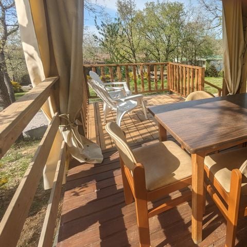 CANVAS AND WOOD TENT 4 people - Tithome with sanitary facilities (Saturday to Saturday from 06/07/24 to 31/08/24) 4 pers.