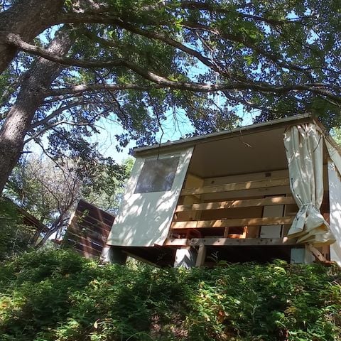 CANVAS AND WOOD TENT 4 people - Tithome without sanitary facilities (Sunday to Sunday from 07/07/24 to 01/09/24) 4 pers.