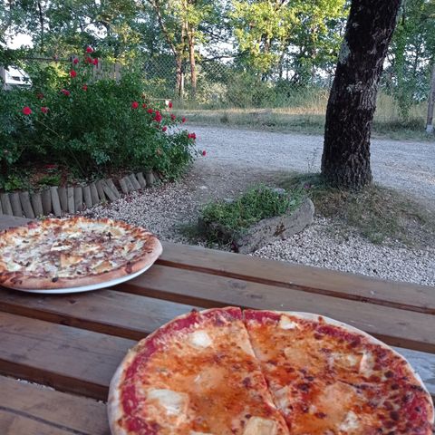 CARAVANE 3 personnes -  sans sanitaires privés (samedi à samedi du 8/07 au 26/08) 3 pers.