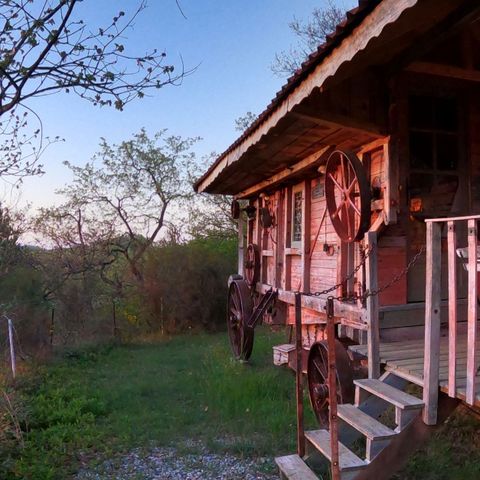 UNUSUAL ACCOMMODATION 2 people - Self-catering accommodation - without sanitary facilities