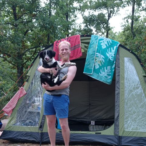 STAANPLAATS - Natuur arrangement - Standplaats + tent of caravan + 1 auto