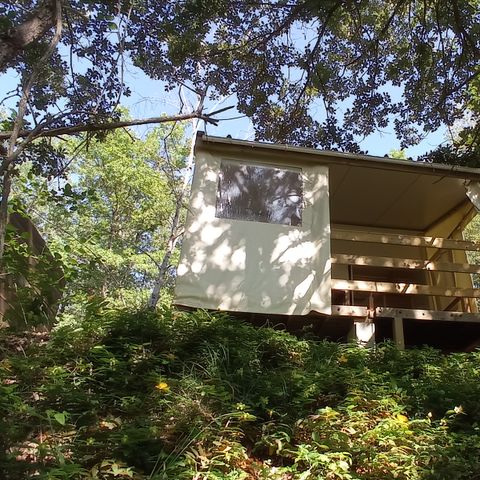 Stacaravan 4 personen - zonder sanitair (aankomst op zaterdag in het hoogseizoen)