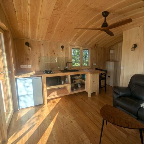 Accommodation 2 persons - All-season wooden cabin with a hot tub