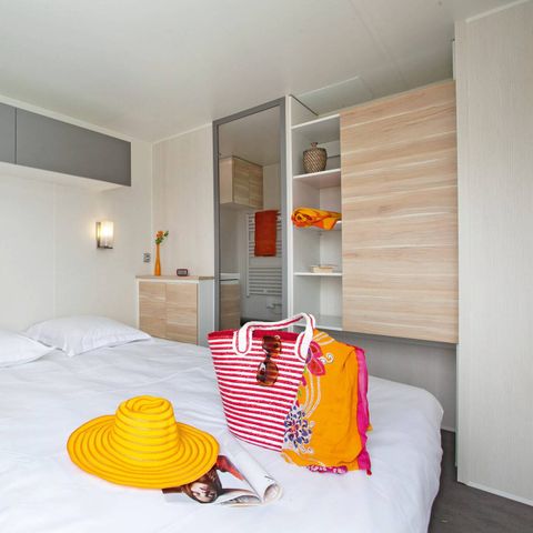 Mobile home 4 persons - Mobile-home | Comfort | 2 Bedrooms | 4 Pers. | Raised terrace | 2 bathrooms | TV
