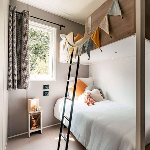 Mobilhome 8 personnes - Comfort | 4 Ch. | 8 Pers. | Terrasse surélevée | Cuisine extérieure | 2 SDB | Clim. | TV