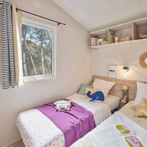 Mobilhome 8 personnes - Comfort | 4 Ch. | 8 Pers. | Terrasse surélevée | Cuisine extérieure | 2 SDB | Clim. | TV
