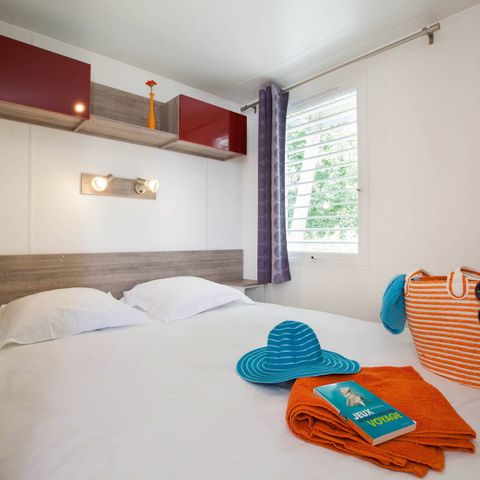 Mobilhome 4 personnes - Mobil-home | Classic | 2 Ch. | 4 Pers. | Terrasse surélevée | Toit terrasse | 1 SDB | TV