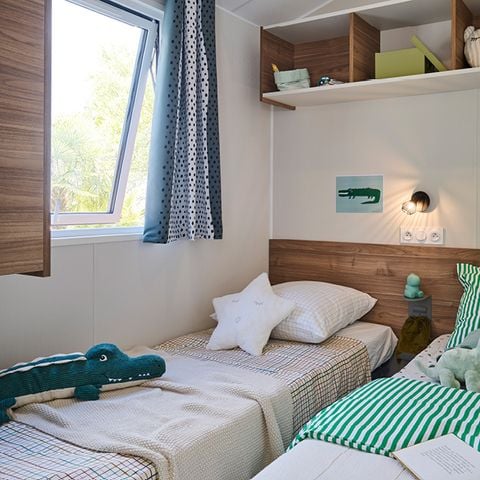 Stacaravan 8 personen - PRESTA + 40 m² - 4 slaapkamers, 2 badkamers, tv + airco