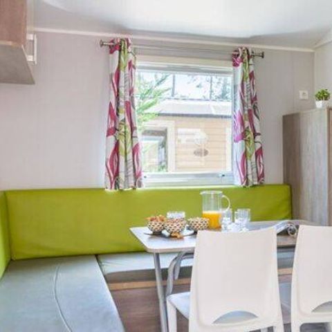 BUNGALOW 6 personnes - Mobil-home | Comfort | 2 Ch. | 4/6 Pers. | Terrasse surélevée non couverte | 1 SDB | TV