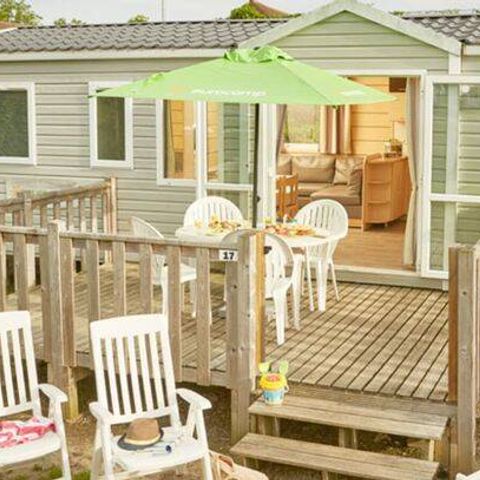 BUNGALOW 8 personnes - Mobil-home | Comfort | 3 Ch. | 6/8 Pers. | Terrasse surélevée non couverte | 1 SDB | TV