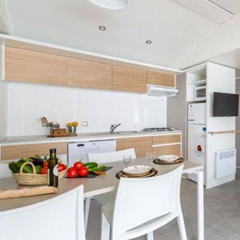 Stacaravan 6 personen - Mobile-home | Premium | 3 slaapkamers | 6 pers. | Verhoogd terras | TV