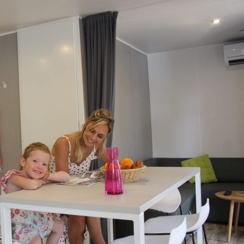 BUNGALOW 6 personnes - M-Home PREMIUM PLUS  2 ch - CLIM - TV - 31m²