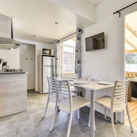 Stacaravan 4 personen - Stacaravan | Premium | 2 Slaapkamers | 4 Pers | Verhoogd terras | Airconditioning | TV